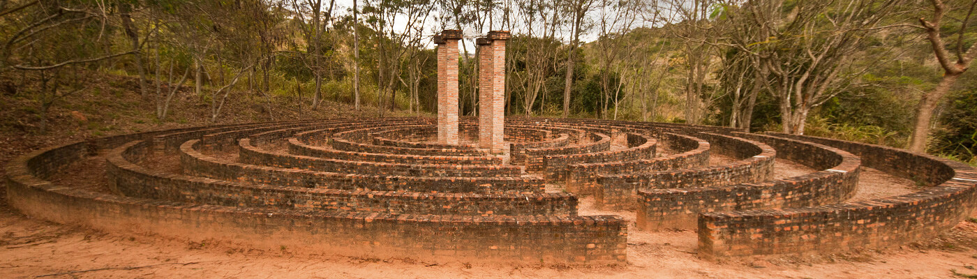 FOGO E ÁGUA : TEMPLO DA FLORESTA